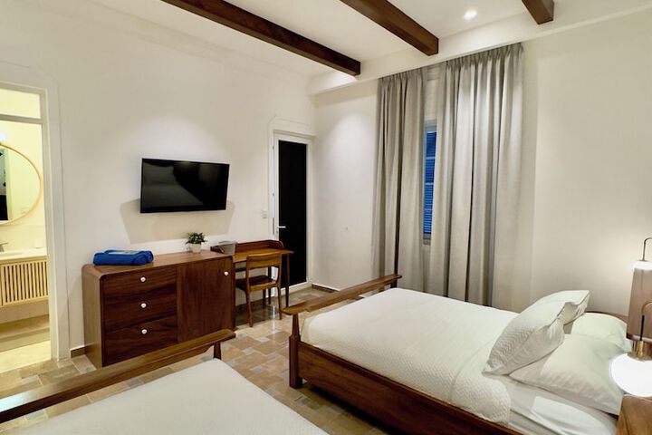 Room 2 of 38