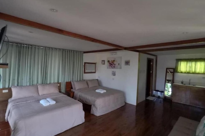 Room 12 of 50