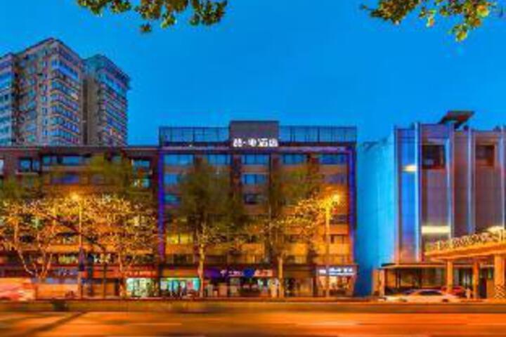 Zhe Hotel (Chengdu Chunxi Road Subway Station Sichuan University)
