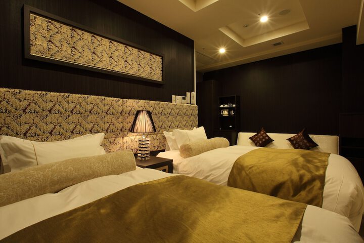 Room 10 of 114