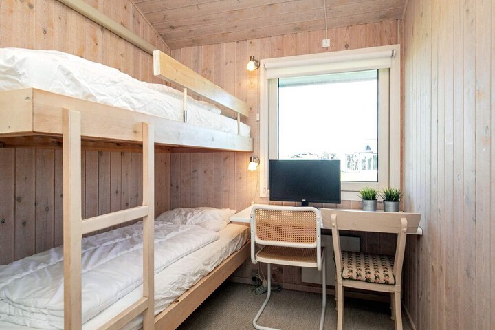 Room 4 of 30