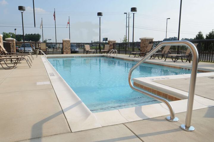 Pools & Facilities