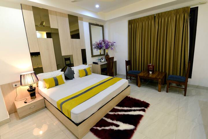 Room 15 of 48