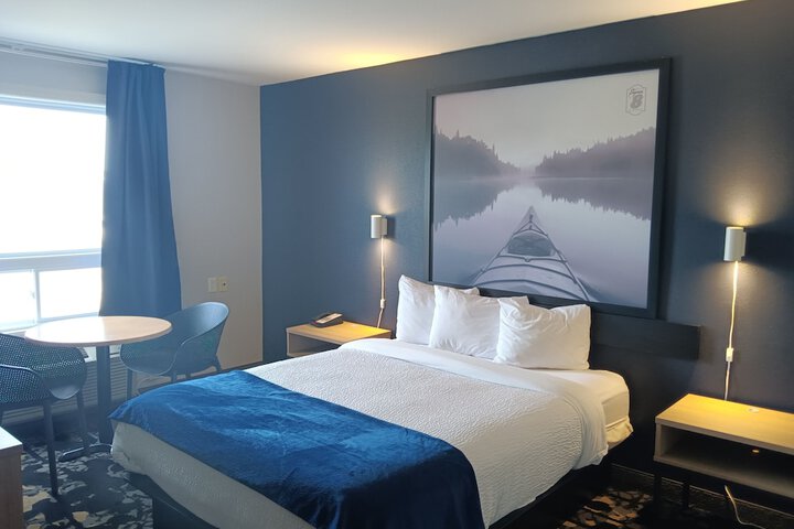 1 Queen Bed Accessible Room (9 of 32)