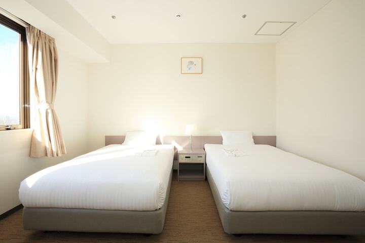 Room 9 of 23