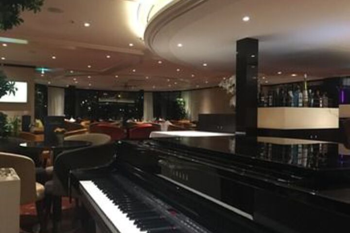 Lounge 62 of 80