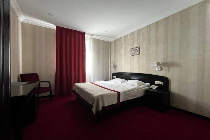 Room 28 of 70
