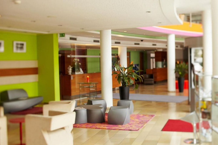 Guest Lobby