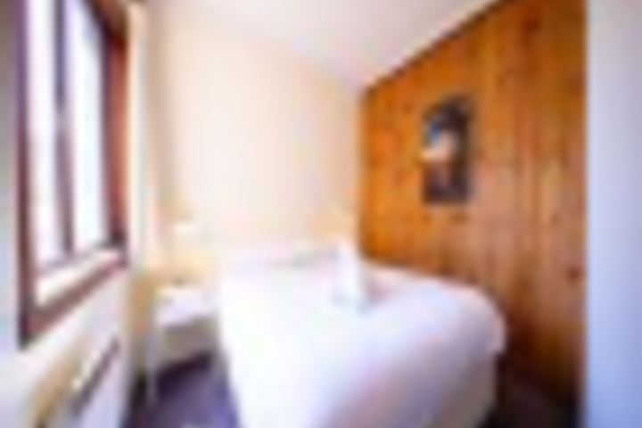 Room 207 of 693