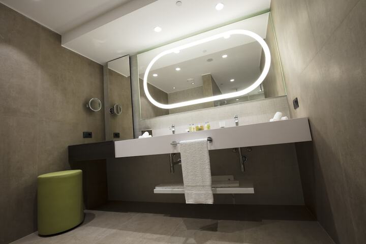 Room 13 of 46