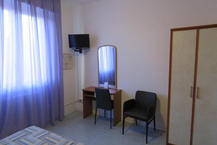 Room 20 of 38