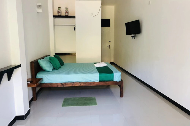 Room 6 of 21