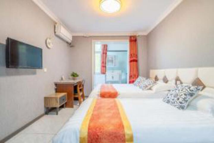 Room 6 of 6