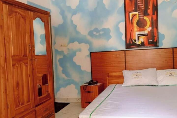 Room 14 of 285