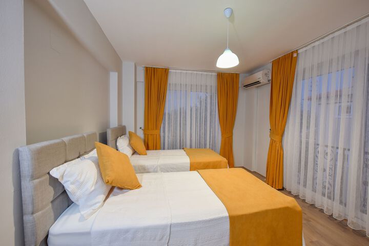 Room 8 of 20