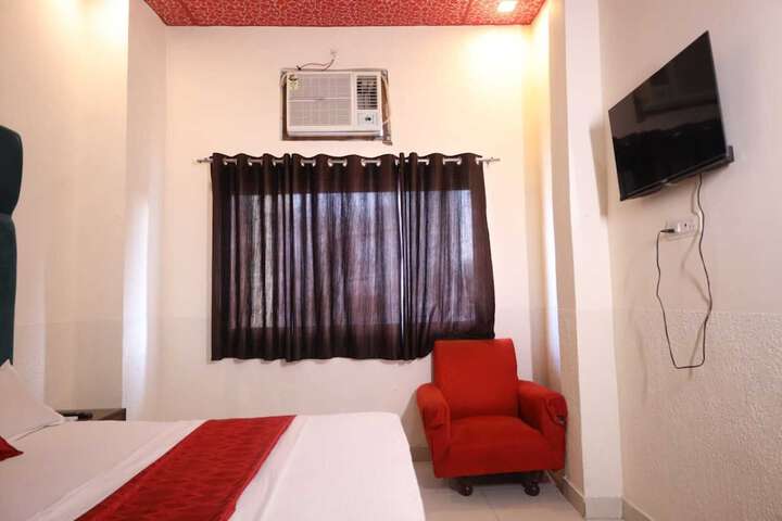 Room 8 of 35