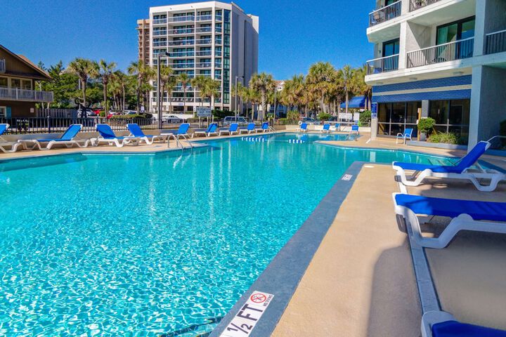 Hotel with Pool