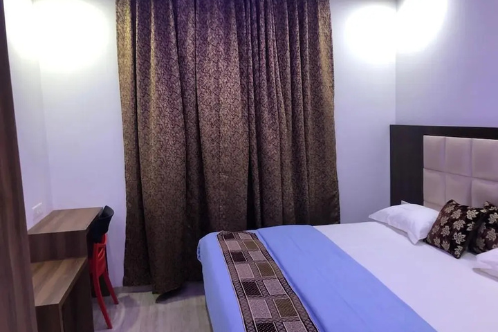 Room 2 of 14