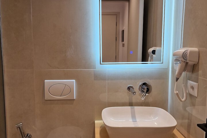 Room 46 of 73