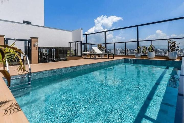Pool 4 of 10