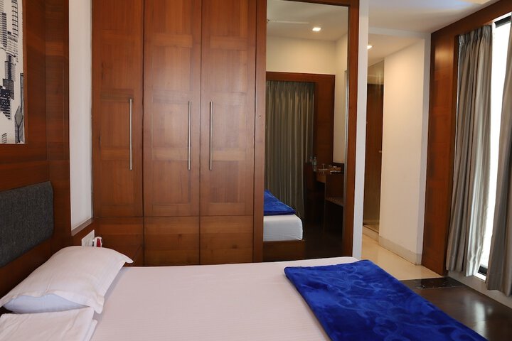 Room 32 of 171