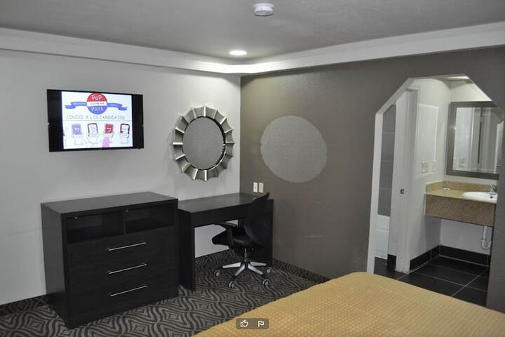 Room 3 of 8