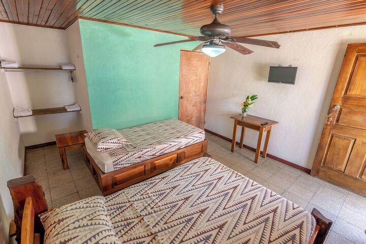 Room 16 of 44