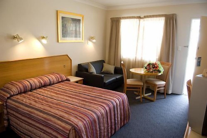 Room 16 of 34