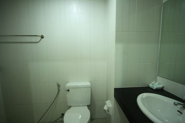 Room 25 of 47