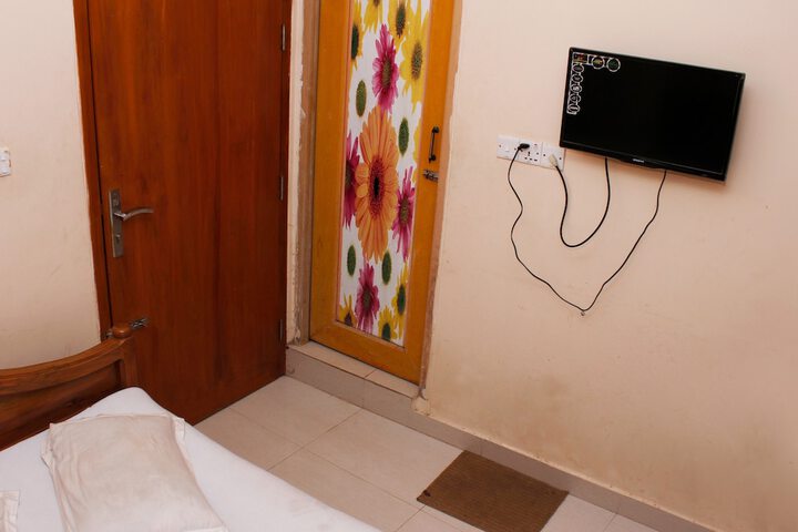 Room 4 of 14