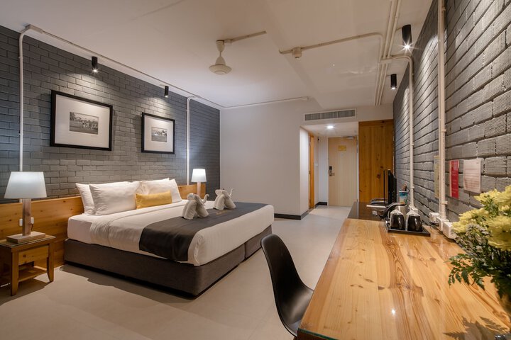 Room 15 of 90