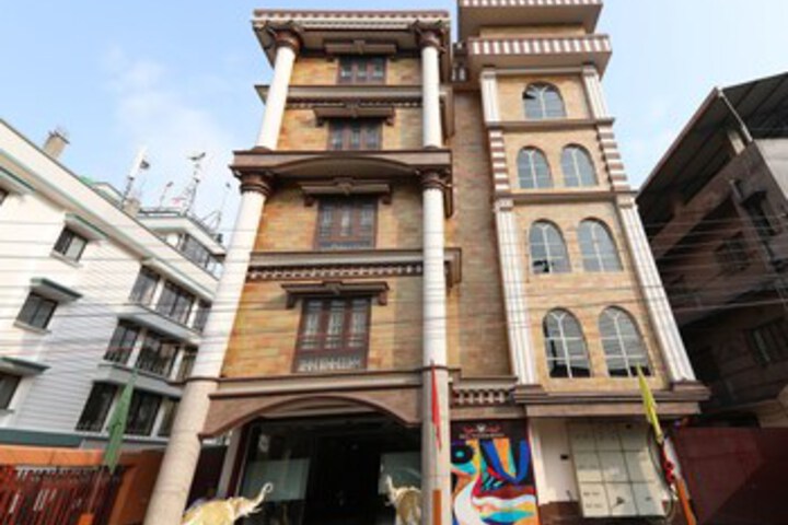 OYO 13599 Hotel Venkatesh Regency