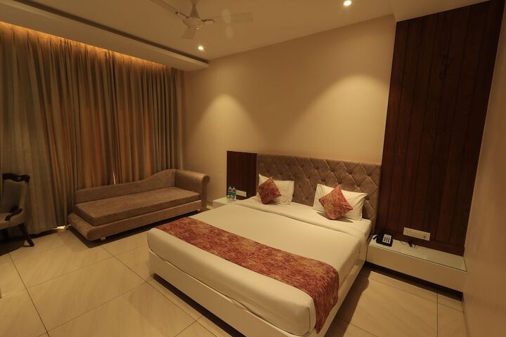 Room 28 of 75