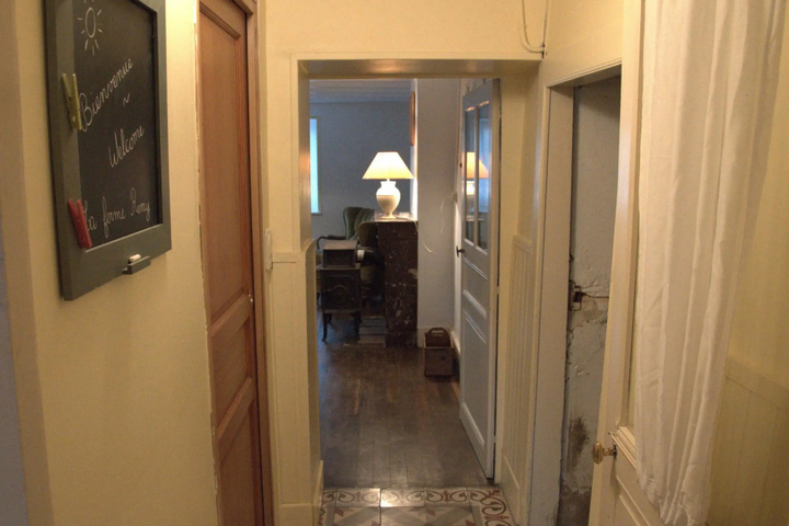 Room 9 of 18