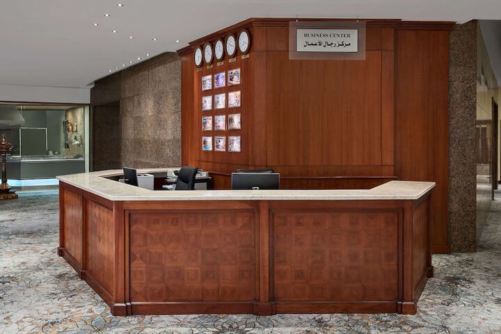 Business Center 117 of 125