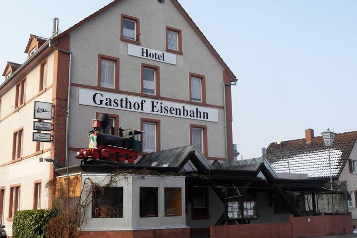 Hotel-Gasthof-Destille-Eisenbahn