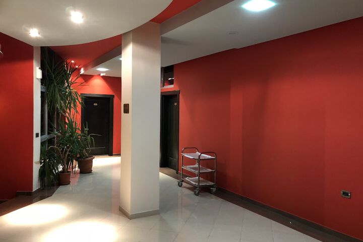 Ballroom/Hall 77 of 98