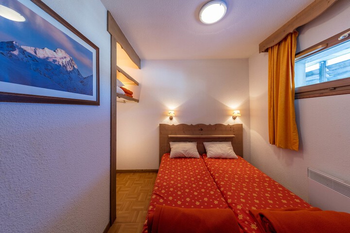 Room 2 of 31
