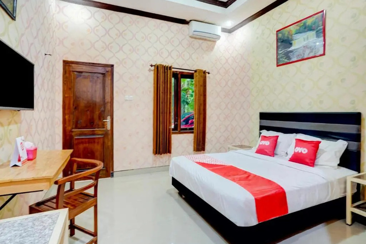 Room 3 of 9