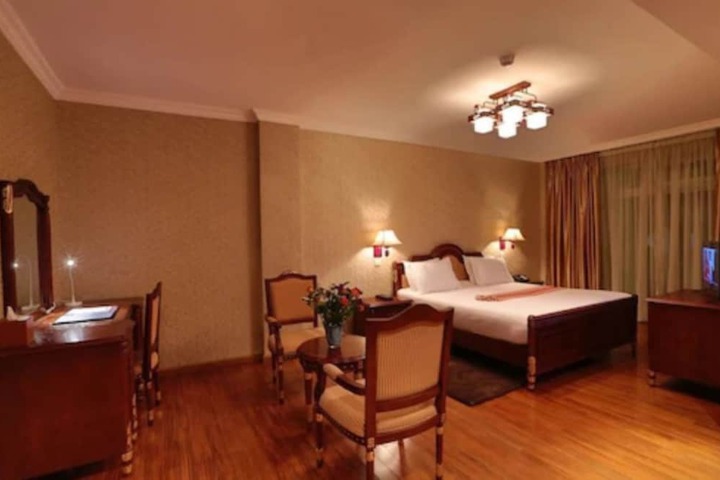 Room 14 of 42