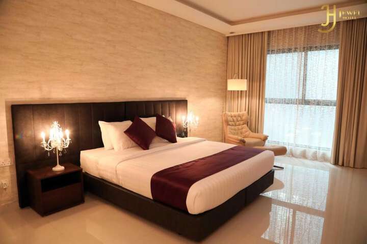 Room 16 of 24