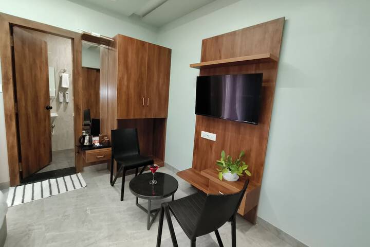 Room 5 of 7