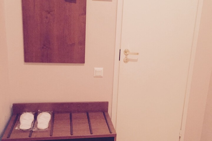 Room 9 of 62