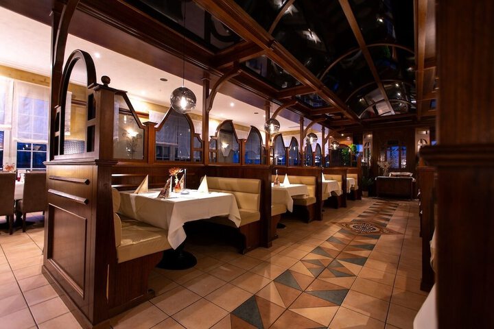Dining 60 of 85