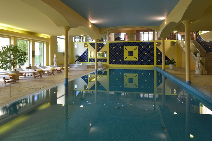 Hotel Pool