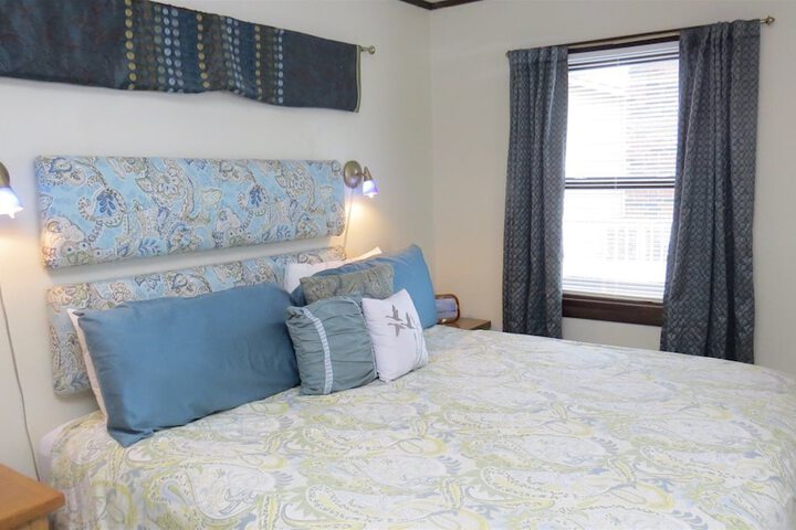 Room 1 of 6