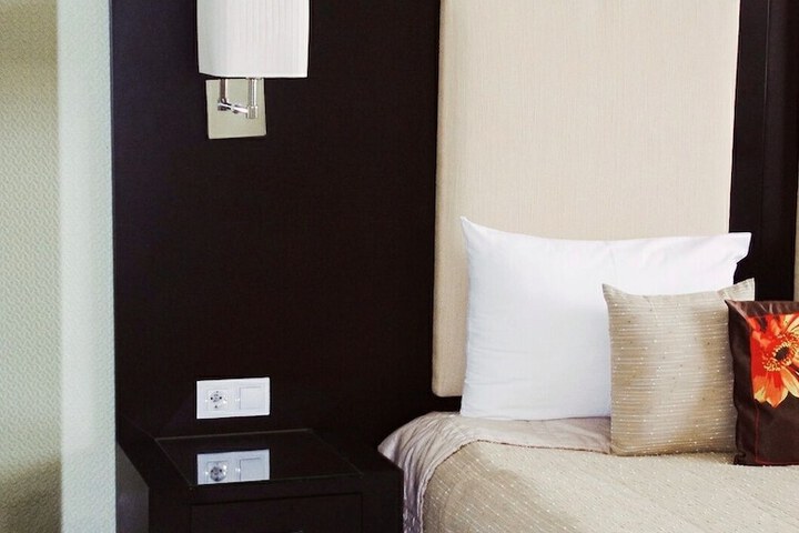 Room 14 of 34