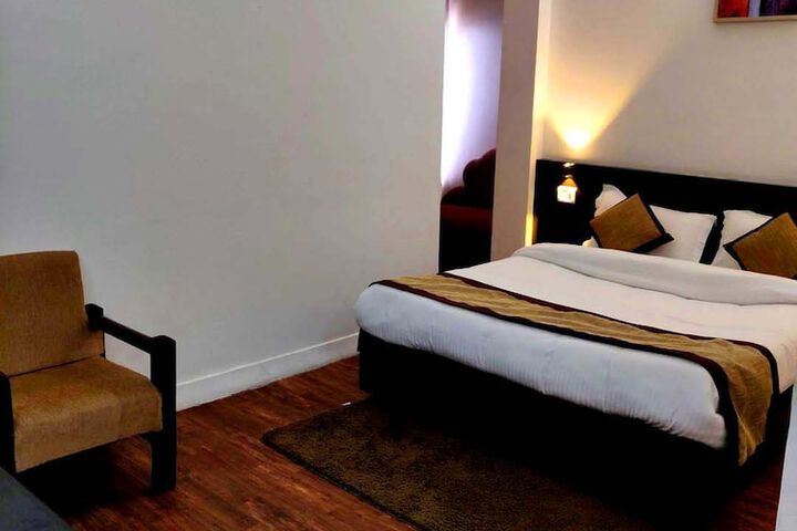 Room 3 of 7