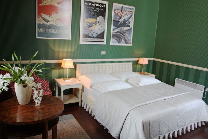 Room 9 of 80