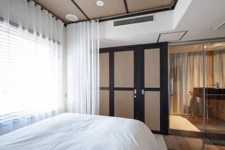 Room 17 of 62